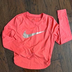 Used Womens Nike Cropped Shirt